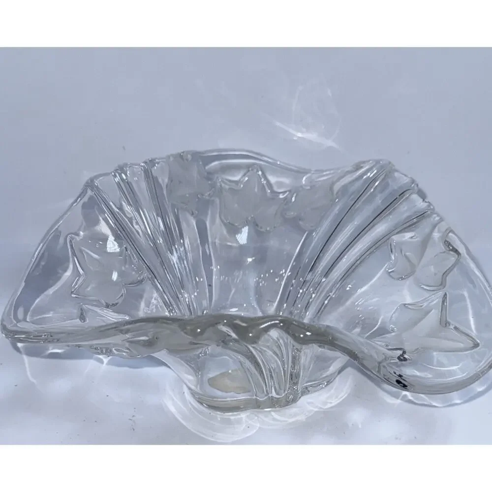 Mikasa Parisian Ivy Leaves Handkerchief Crystal Glass 7x 6